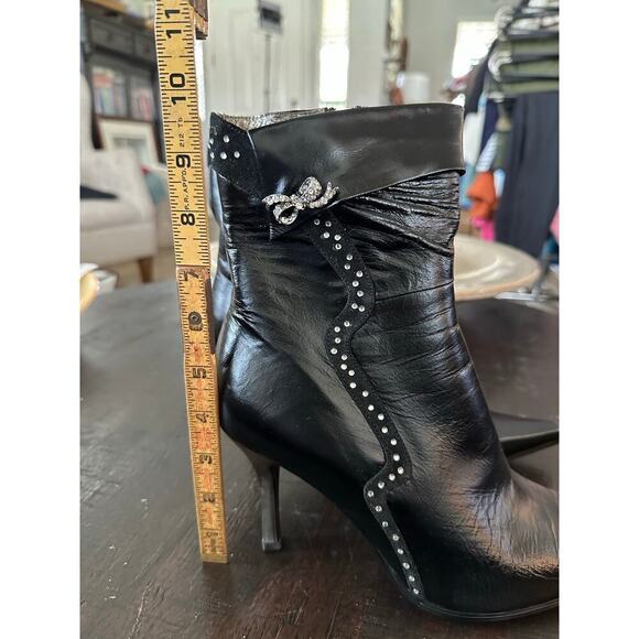 Tod's Women's Black Leather Side Zipper Pointed Toe Heeled Boots Size 10 - Picture 3 of 16